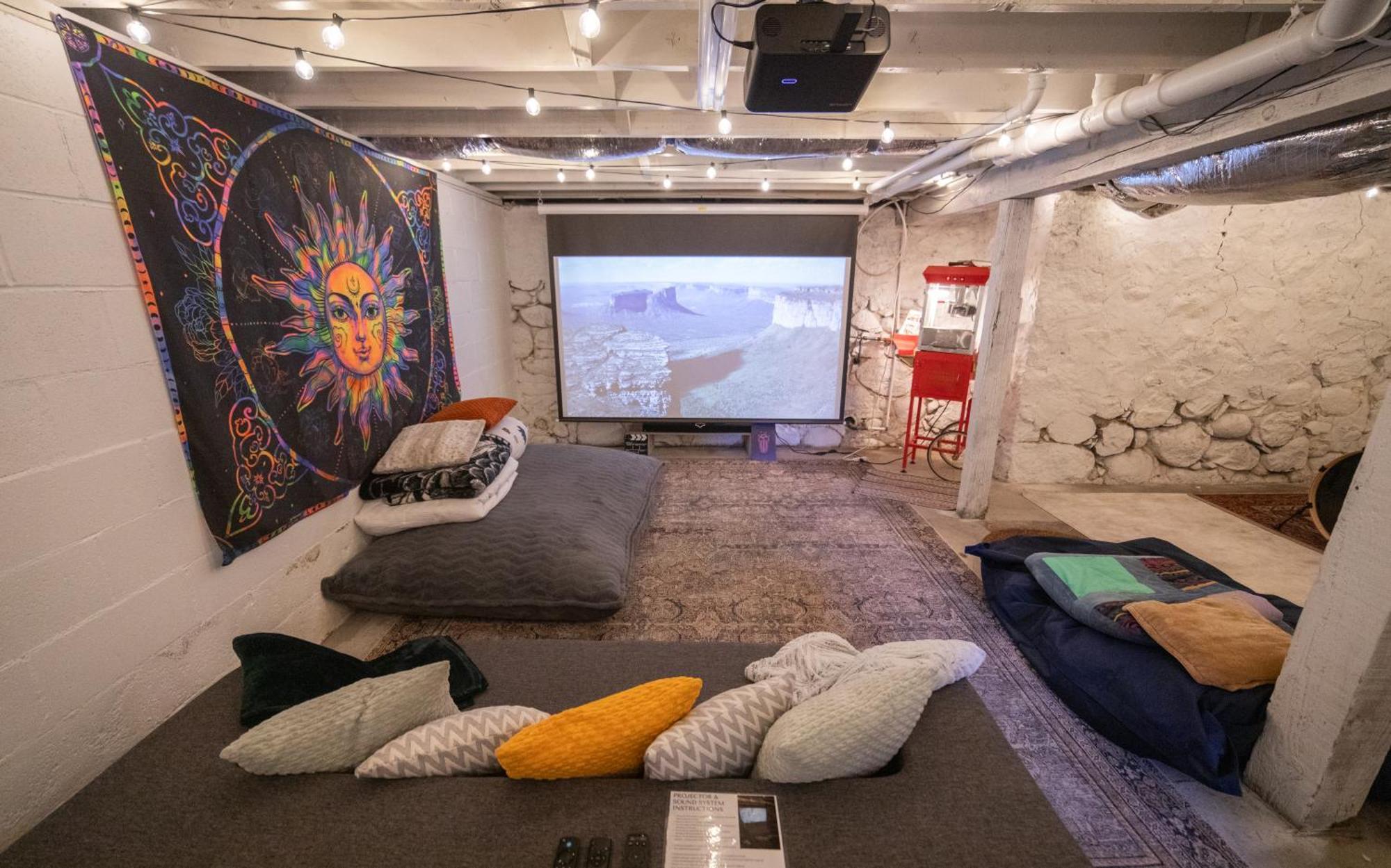 Reno'S Biggest Little House - Cozy Home Theatre Exterior foto